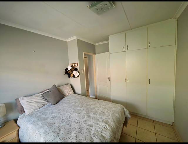 2 BEDROOM TOWNHOUSE FOR SALE IN JEFFREYS BAY CENTRAL